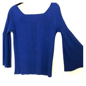 Square neck blue long sleeve top